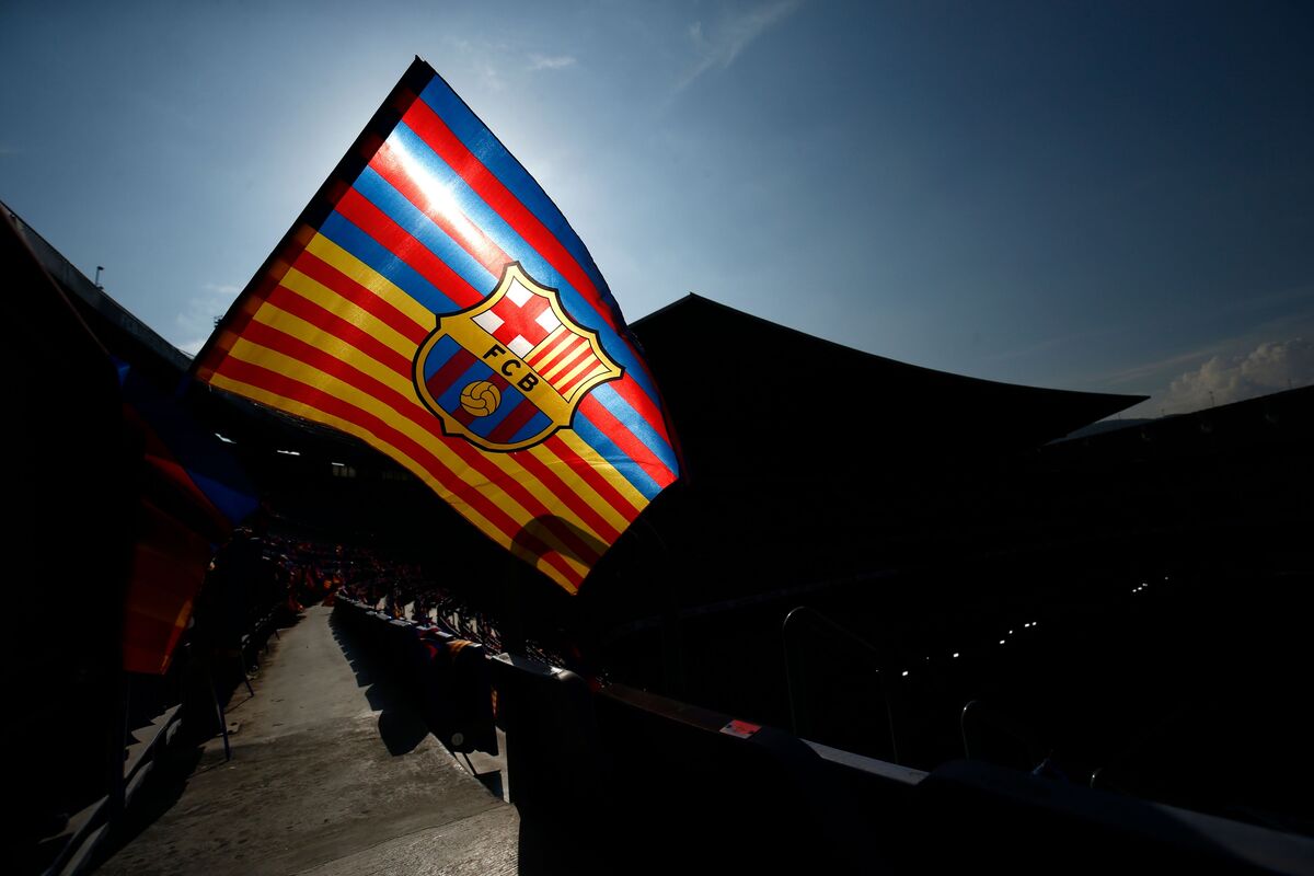 UEFA có thể cấm Barca tham gia các giải châu Âu ít nhất trong 1 năm